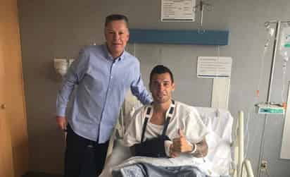 Ricardo Peláez, director deportivo celeste, visitó a Caraglio esta mañana en el hospital y le deseó una pronta recuperación. (ESPECIAL)