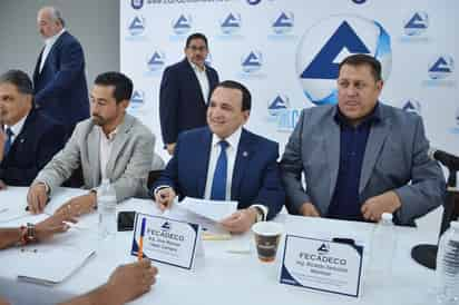 Sesionan. En el Centro de Convenciones de Torreón se realizó ayer la tradicional Comida de 'La Amistad', organizada cada año por la Cámara de Comercio de Torreón, que preside Luis Cuerda Serna. (EL SIGLO DE TORREÓN/FERNANDO COMPEÁN)