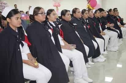 El plantel educativo cuenta con un total de 190 alumnos, y es una opción para jóvenes y adultos que desean estudiar y dedicarse a esta noble labor. (EL SIGLO DE TORREÓN)