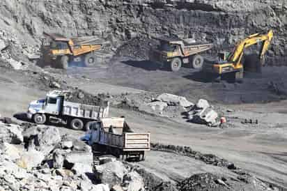 El presidente Andrés Manuel López Obrador aseguró que su gobierno no destruirá el medio ambiente a cambio de obtener un crecimiento económico de 6% anual. (ARCHIVO)