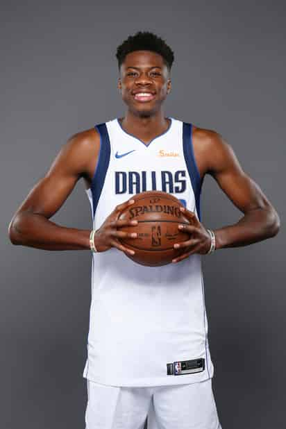 Kostas Antetokounmpo es hermano de Giannis, la superestrella de los Bucks de Milwaukee, quien ganó el MVP la campaña recién terminada.