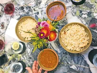 Como podemos observar, el arroz integral tiene un menor aporte de calorías, al mismo tiempo que aporta más fibra y un poco menos de carbohidratos.(ARCHIVO)
