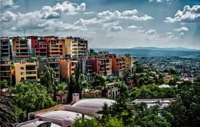 La inseguridad que vive San Miguel de Allende desde hace 10 meses ha impactado en el sector hotelero, el cual registra un aumento en las cancelación de habitaciones, declaró el presidente de la Asociación de Hoteles del municipio, Jorge Olalde. (ARCHIVO)