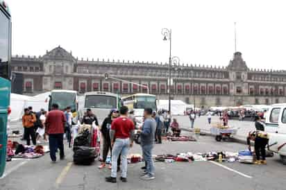 El integrante de la dirección del FAC, Francisco Chew, informó que el jefe de la Oficina de la Presidencia de la República, Alfonso Romo, les informó que no habrá negociación mientras no levanten el plantón que mantienen desde el 22 de julio en el Zócalo capitalino.