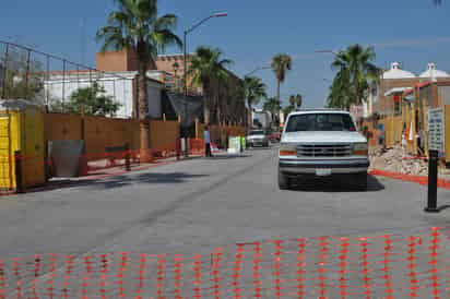 El arreglo de fachadas en el Paseo Independencia presenta un avance del 20 por ciento. (FABIOLA P. CANEDO/EL SIGLO DE TORREÓN)