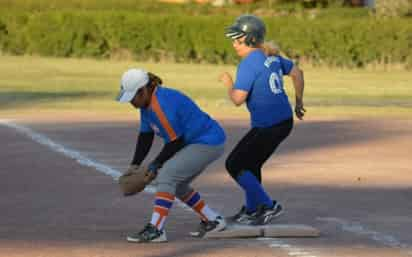 Tras la disputa de algunos juegos que estaban pendientes, la Liga Municipal de Softbol Femenil continúa con su temporada “50 Aniversario de la UDT”, disputando la jornada 13 del rol regular. (EL SIGLO DE TORREÓN)