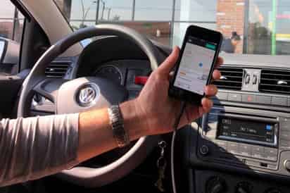 Usuarios consideran que las plataformas digitales han mejorado la movilidad; el 57 % asegura que las usa por un tema de seguridad y el 56 % por conveniencia. (AGENCIAS)