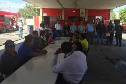 Celebran Día del Bombero con desayuno y reconocimientos. (EL SIGLO DE TORREÓN/GUADALUPE MIRANDA)
