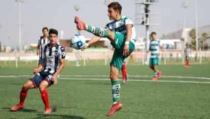 El capitán albiverde, Jair González, fue el encargado de anotar para la escuadra santista en el minuto 63. (EL SIGLO)
