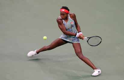 Cori 'Coco' Gauff vino de atrás para derrotar 3-6, 6-2, 6-4 a Anastasia Potatova en la primera ronda del Abierto de Estados Unidos. (AP)