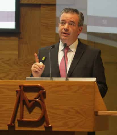 El banquero explicó que este comportamiento de la economía se debe a la debilidad que presenta la producción industrial. (ARCHIVO)