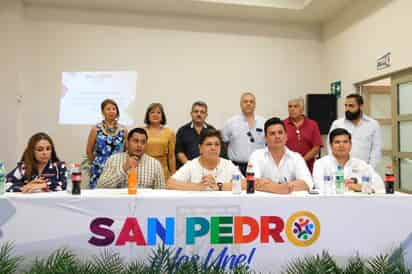 En rueda de prensa, acompañada de directores, la alcaldesa Patricia Grado dio a conocer los pormenores de las fiestas patrias, así como a los integrantes del Comité organizador de la Feria de San Pedro 2019. (EL SIGLO DE TORREÓN/BEATRIZ SILVA)