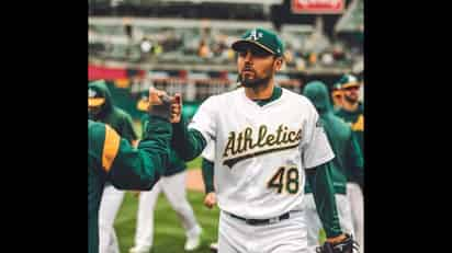 Joakim Soria colaboró en la victoria de Atléticos de Oakland 4-0 a Angelinos de Los Ángeles en Grandes Ligas. (ESPECIAL)