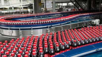 En total, la suma de las inversiones de Femsa representan el 0.5% del Producto Interno Bruto de México, es decir, de toda la economía mexicana, la cual se estima en cerca de 24 billones de pesos. (ARCHIVO)