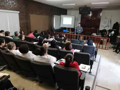 Las madres de familia que tienen hijos con autismo, se quejaron por el rechazo que existe de escuelas privadas y públicas para darles una oportunidad de educación. (EL SIGLO DE TORREÓN)