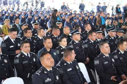 Poco más de 300 agentes estatales recibieron estímulos en la celebración de su día. (EL SIGLO DE TORREÓN)