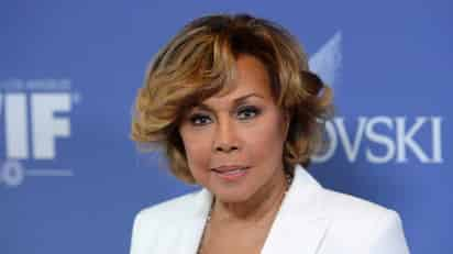 Diahann Carroll, actriz y cantante nominada a un Oscar y aplaudida por la crítica como la primera mujer negra que interpretó un papel distinto al de sirvienta en una serie de TV, 'Julia', falleció. Tenía 84 años. (ESPECIAL)