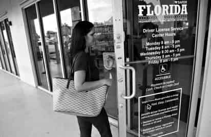 La Oficina del Censo del Departamento de Comercio pidió a todos los estados registros de licencias de conducir, que incluyen datos. (AP)