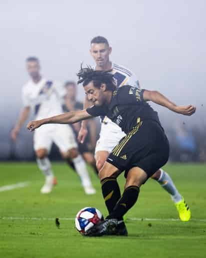 El atacante mexicano fue pieza fundamental en la aplastante victoria de su equipo 5-3 ante L.A. Galaxy, en el partido de semifinales de la Conferencia Oeste. (ESPECIAL) 