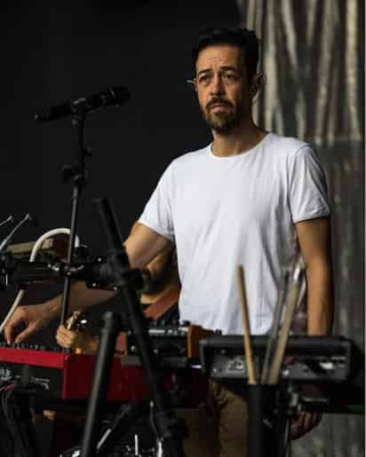 Emmanuel del Real, integrante de Café Tacvba, considera que el rock se ha visto superado por la tecnología. (INSTAGRAM)