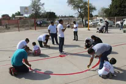 Las actividades estuvieron a cargo del Programa de Responsabilidad de una cadena de tiendas de conveniencia, en coordinación con el Ayuntamiento de San Pedro. (EL SIGLO DE TORREÓN)