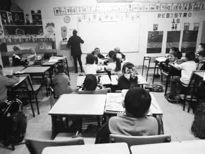 Frío y lluvia afectaron la asistencia de niños y niñas a los planteles escolares; solo fue el 63 por ciento. (EL SIGLO DE TORREÓN)