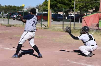 Fue una jornada de largos batazos en los campos del recreativo. (ARCHIVO)