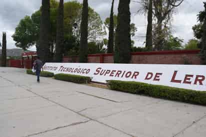 Se hizo entrega de reconocimientos a personal del Instituto que tienen una larga trayectoria y que han obtenido logros importantes. (EL SIGLO DE TORREÓN)