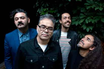 De manteles largos. Café Tacvba dará un concierto hoy en el Foro Sol, un estadio con capacidad para más de 60.000 personas. (AP)