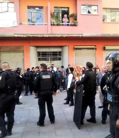 Entre los fallecidos se encuentra el presunto agresor, quien fue abatido por un policía que arribó al lugar luego de la solicitud de emergencia. (ESPECIAL)