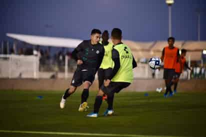 Los jugadores se presentaron en las canchas de entrenamiento del Territorio Santos Modelo. (ERICK SOTOMAYOR)