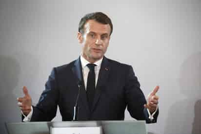 Emmanuel Macron no percibirá los seis mil euros que le corresponden a cada expresidente del país. (EFE) 