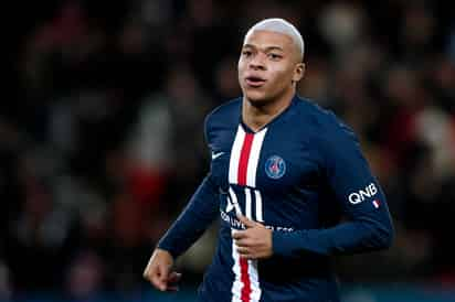 El atacante Kylian Mbappé fue elegido este lunes como el mejor jugador francés del año por segunda ocasión seguida. (ARCHIVO)