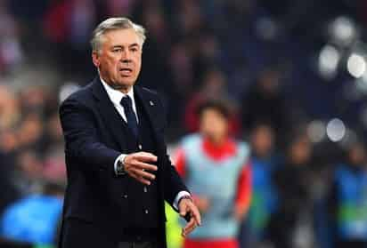 Tras ser despedido del Nápoles, Ancelotti fue contratado por Everton. (ESPECIAL) 