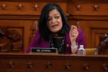 La representante Pramila Jayapal del Congreso estadounidense declaró sentirse preocupada por dichos reportes y pidió a la población afectada ponerse en contacto con su oficina. (ARCHIVO)