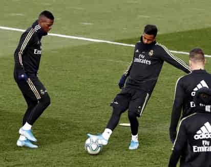 Los juveniles brasileños Vinicius Jr. (i) y Rodrygo (d) han destacado poco a poco con el Real Madrid. (EFE)