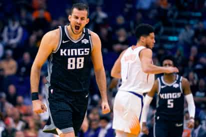 Los Kings de Sacramento perdían por 21 puntos en el tercer cuarto, y acabaron ganado el juego 114-103. (AP)