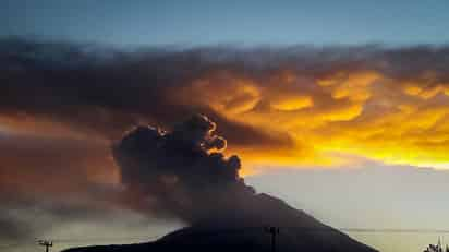 También se registró una explosión por la mañana a las 06:31 horas, con una altura de la columna de ceniza de tres kilómetros. (NOTIMEX)