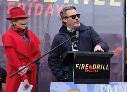 En redes sociales Fire Drill Fridays señaló “¡Incluso el Joker cree en el cambio climático!. Joaquin Phoenix llama a frenar la industria cárnica y láctea por ser la tercera causa de la crisis climática”. (ESPECIAL)