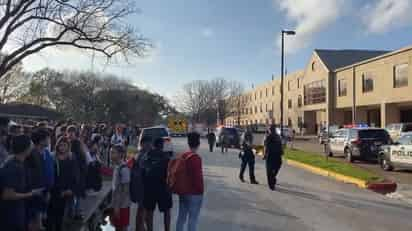 Ocurrió en las instalaciones de la escuela Bellaire High School, localizada a 16 kilómetros al sur de Houston. (ESPECIAL)

