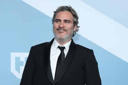 Animalista. Joaquin Phoenix se suma a una vigilia en defensa de los cerdos, visitó un matadero después de ganar el premio SAG. (ARCHIVO) 