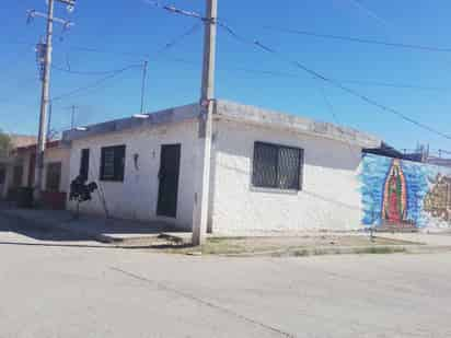 La situación se presenta en la vivienda ubicada en la calle Geranios esquina con Nicolás Fernández de la colonia Roberto Fierro en Lerdo. (EL SIGLO DE TORREÓN)