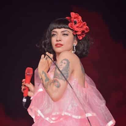 Música. La cantante chilena Mon Laferte estrena su primer álbum en vivo que incluye un cóver a La vie en rose. (ESPECIAL) 