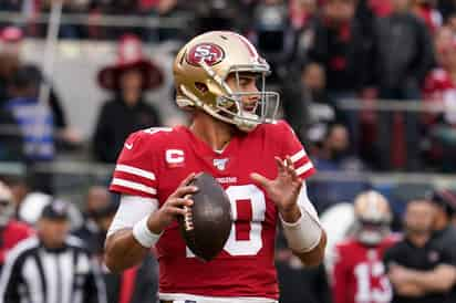 Jimmy Garoppolo (i) y Patrick Mahomes están listos para guiar a sus equipos al campeonato, en la temporada 100 de la NFL.