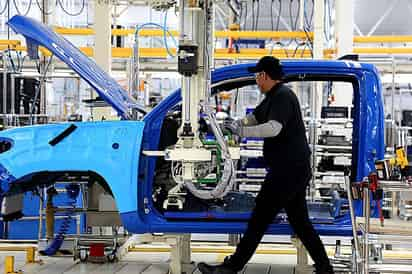 Toyota, que muestra a trabajadores en la nueva planta en el municipio de Apaseo el Grande, Guanajuato. (EFE) 