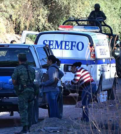 En la escena de la balacera, ubicada en la comunidad Agua Caliente, a poco más de tres horas de El Salto, cabecera del municipio, además de casquillos calibre .762 milímetros, aseguraron cascos .9 milímetros. (EL SIGLO DE TORREÓN)