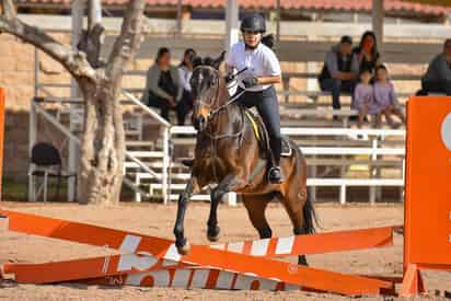 Jinetes de los diferentes centros ecuestres de la región, se hicieron presentes en este certamen que inicia el año ecuestre. (ERNESTO RAMÍREZ)