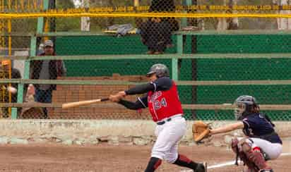 Esta es una de las ligas de softbol más tradicionales de la región, atinadamente dirigida por el profesor Esteban Limones Cervantes. (ARCHIVO)