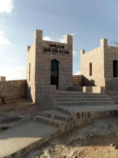 Diez de las capillas que se ubican en la subida de acceso al Santuario del Cristo de las Noas ya cuentan con dedicación a santos. (EL SIGLO DE TORREÓN)