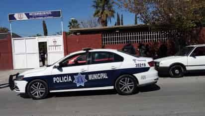 Agentes realizan recorridos permanentes de vigilancia en los alrededores de las escuelas. (EL SIGLO DE TORREÓN)